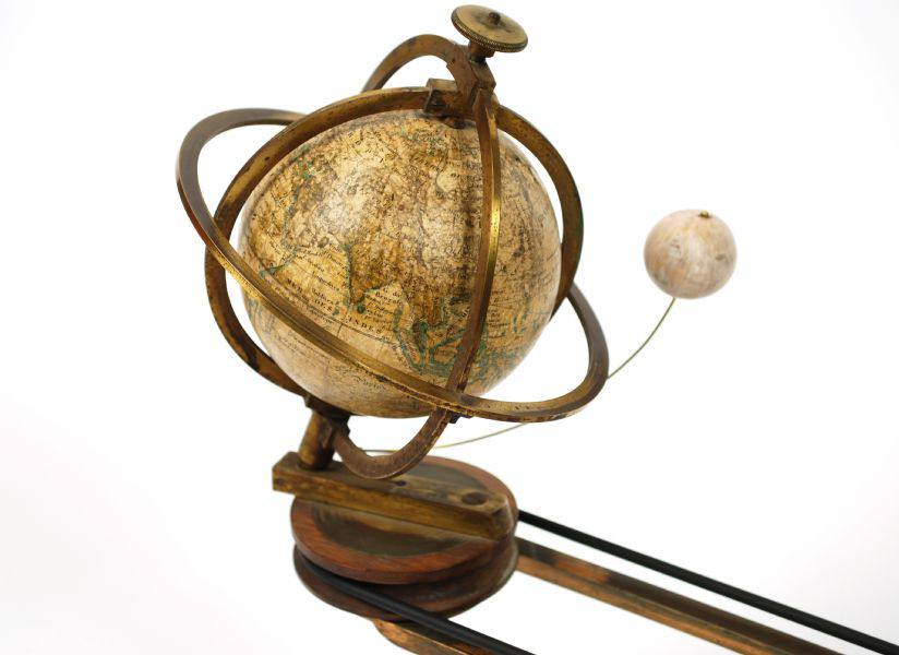Antique astronomical instruments/3033-Delamarche orrery