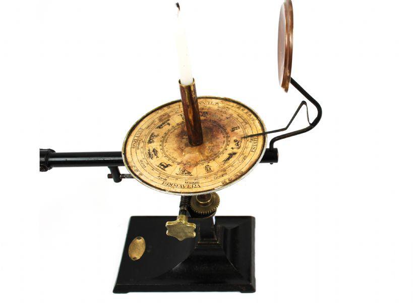 Antique astronomical instruments/3213-Antique orrery