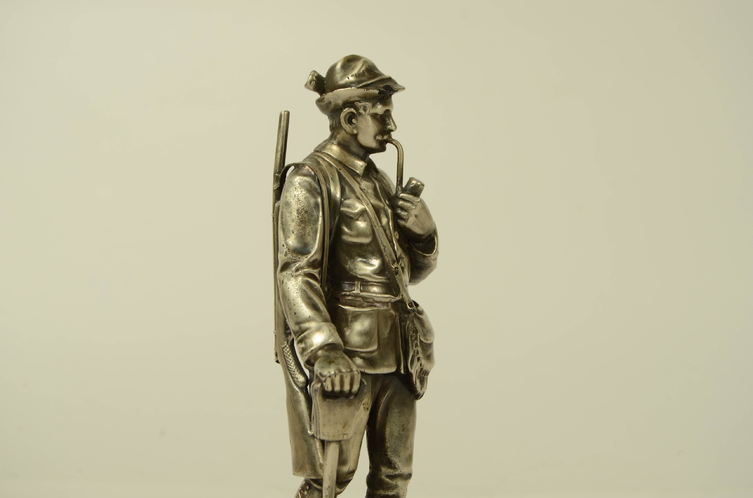 Peculiarity/33sc-Hunter Sculpture