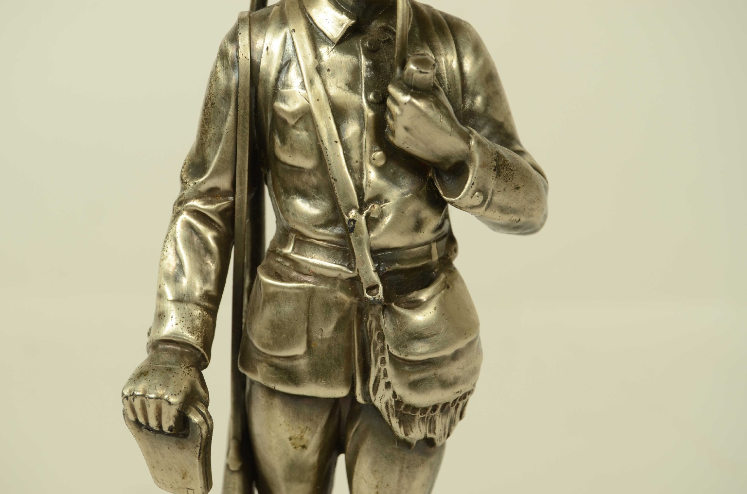 Peculiarity/33sc-Hunter Sculpture
