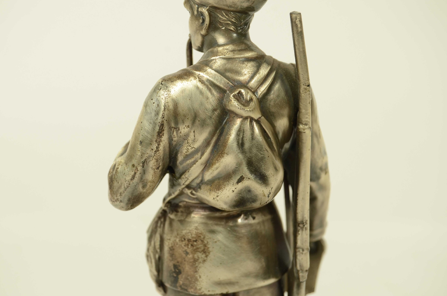 Peculiarity/33sc-Hunter Sculpture