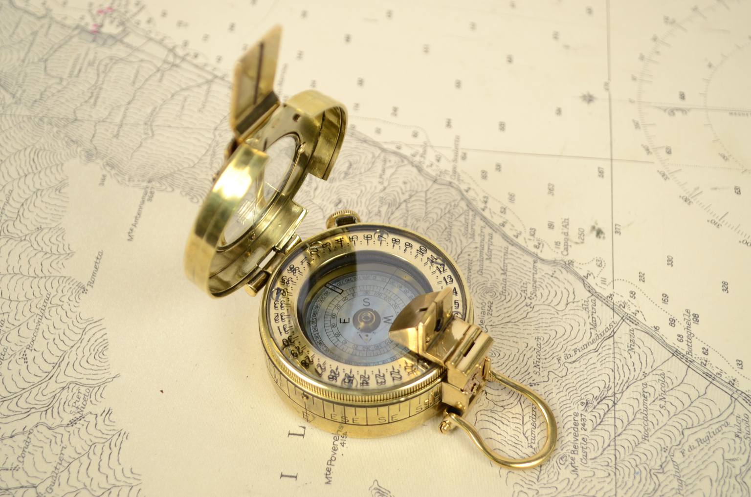 Antique compasses/3476a-Liquid prismatic compass