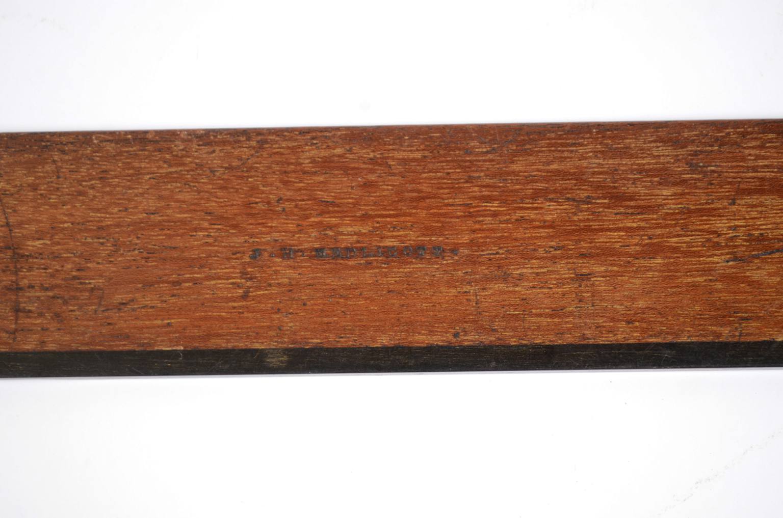 Antique measuring instruments/4008-Mahogany square