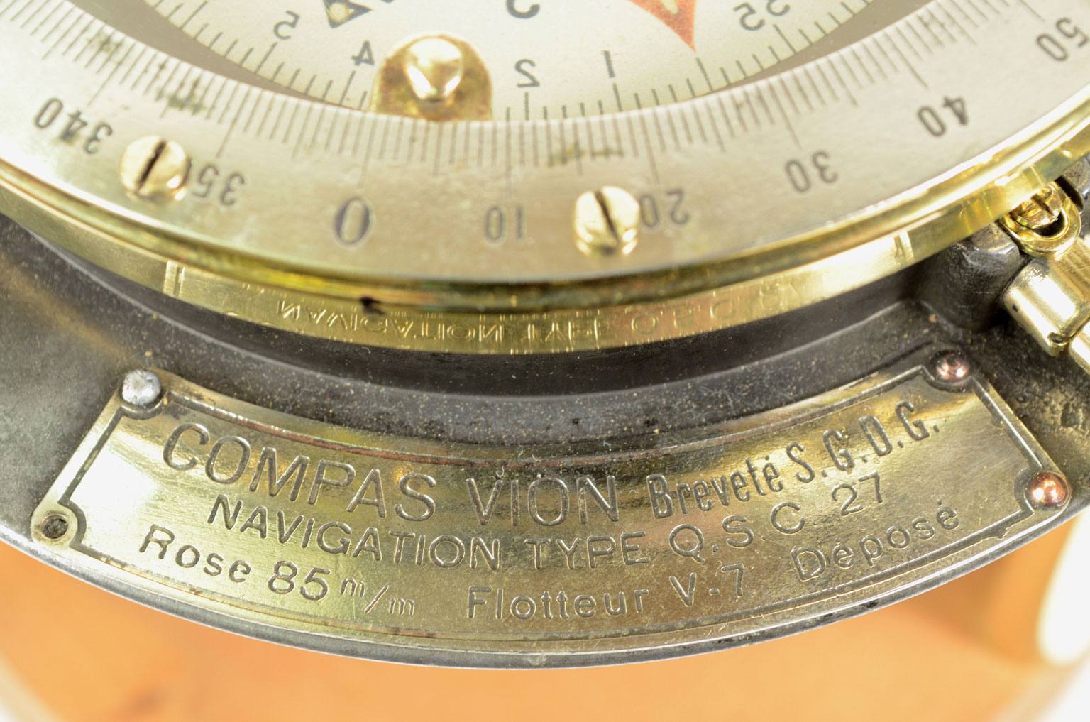Antique compasses/4217-Liquid nautical compass