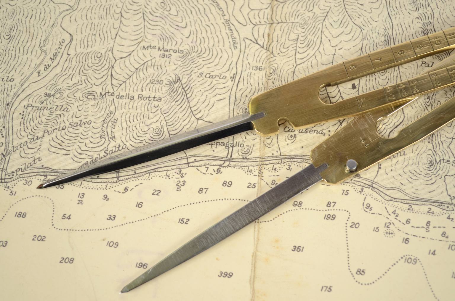 Antiquariato nautico/4300-Grande compasso antico