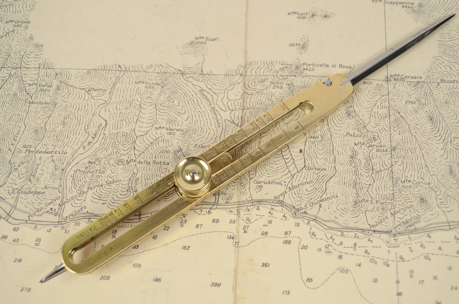 Antiquariato nautico/4300-Grande compasso antico