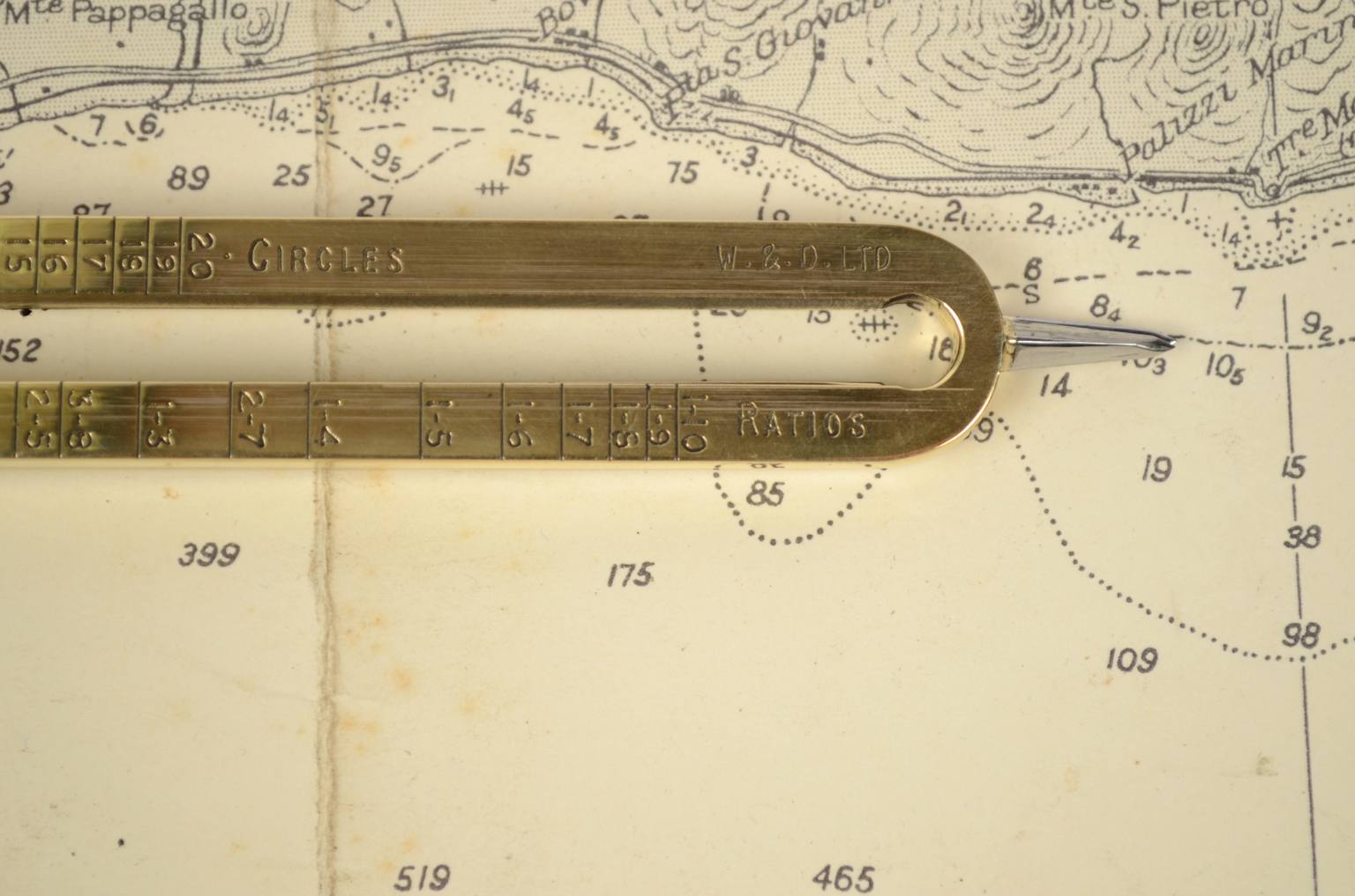 Antiquariato nautico/4300-Grande compasso antico