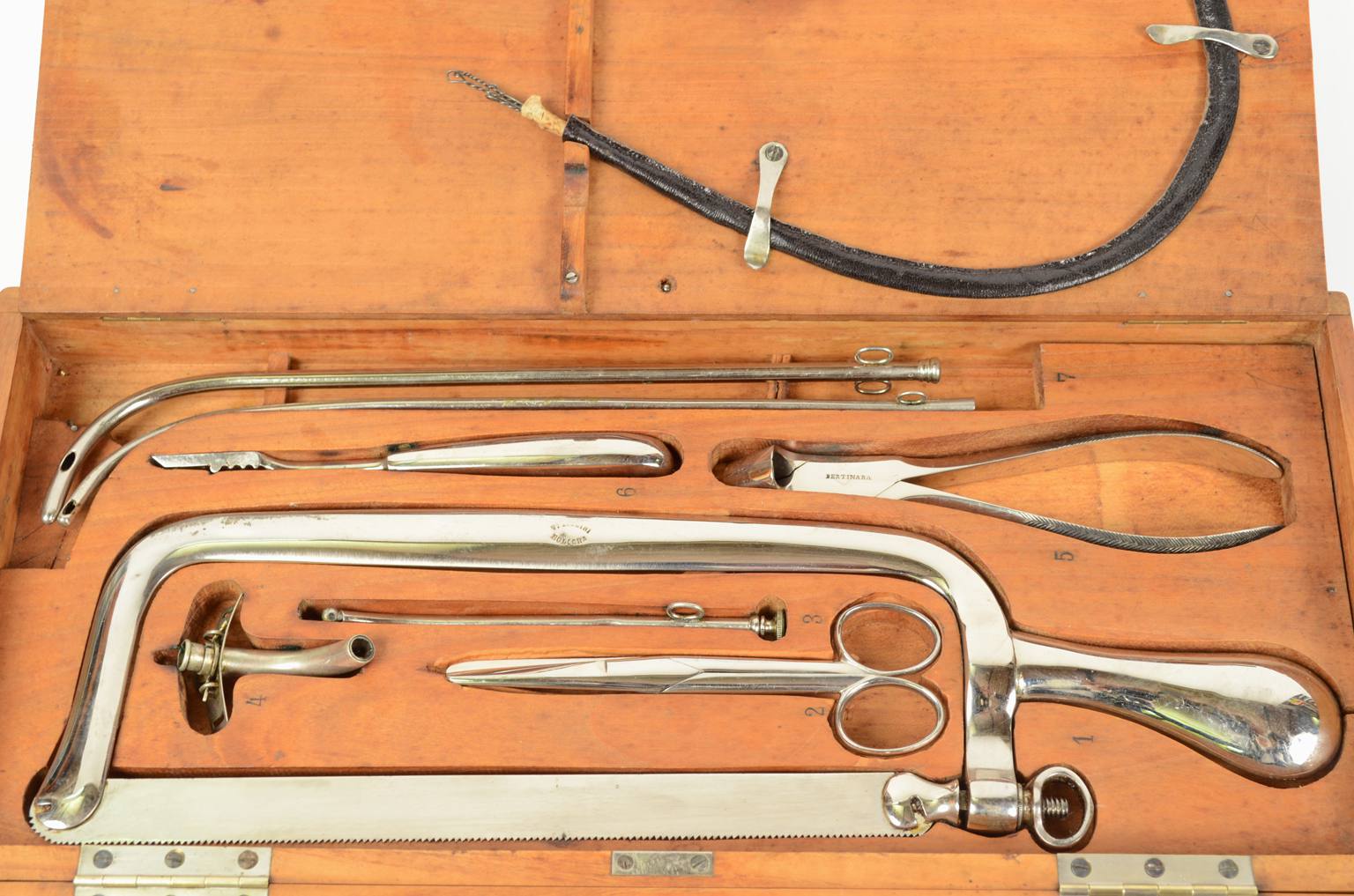 Old medical instruments/4369-Surgical kit
