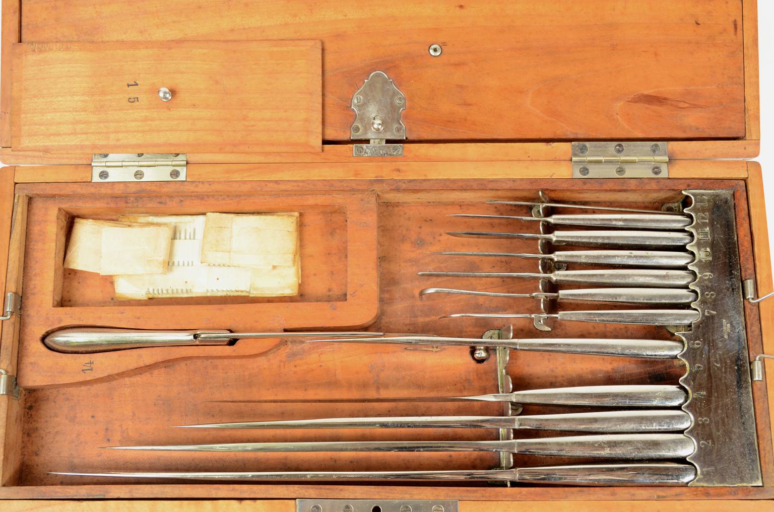 Old medical instruments/4369-Surgical kit