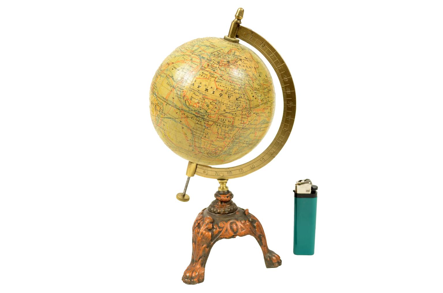 Antique globes-world maps/4582-French globe