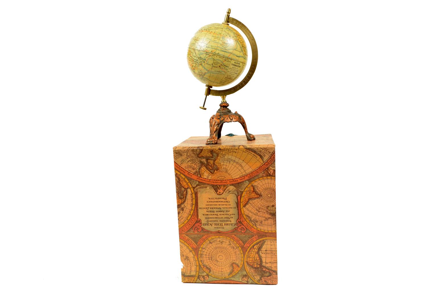 Antique globes-world maps/4582-French globe