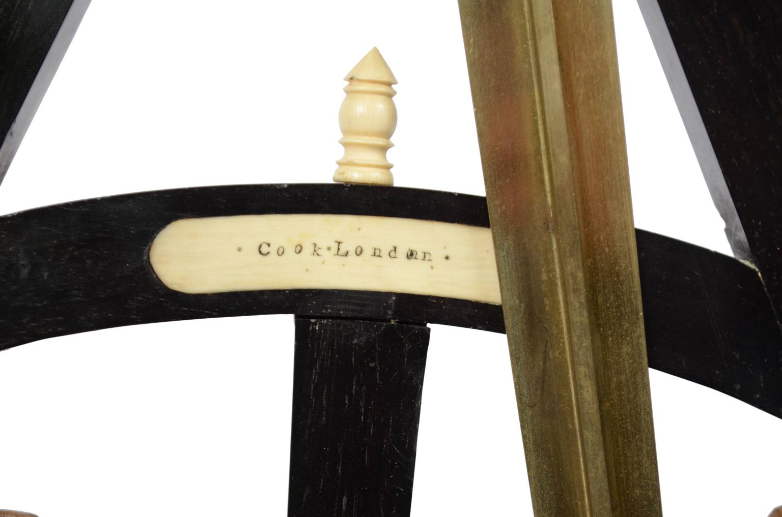 Nautical antiques/4907A-Antique Cook octant