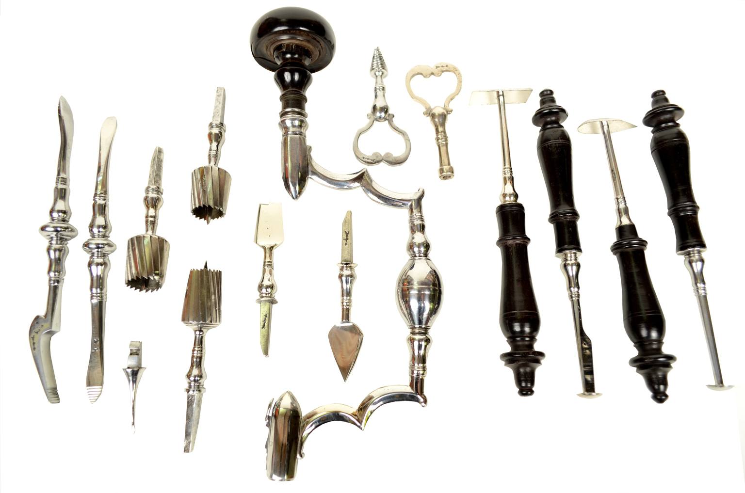 Old medical instruments/5087-Set of surgical instruments