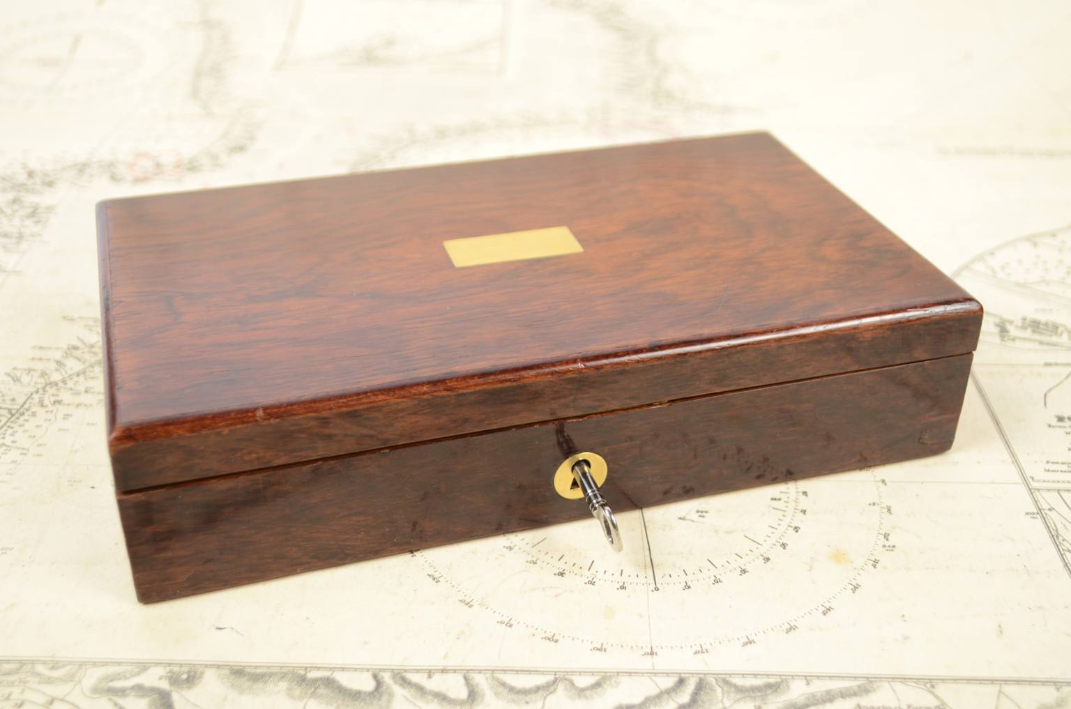 Nautical antiques/5107-Box of brass compasses