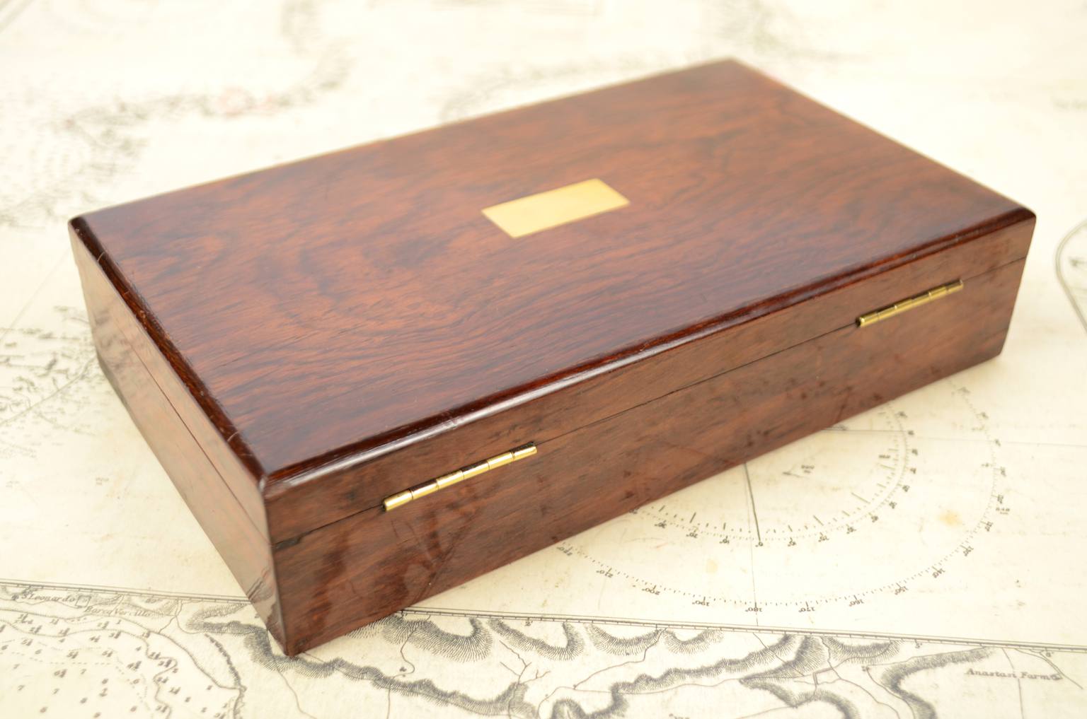 Nautical antiques/5107-Box of brass compasses