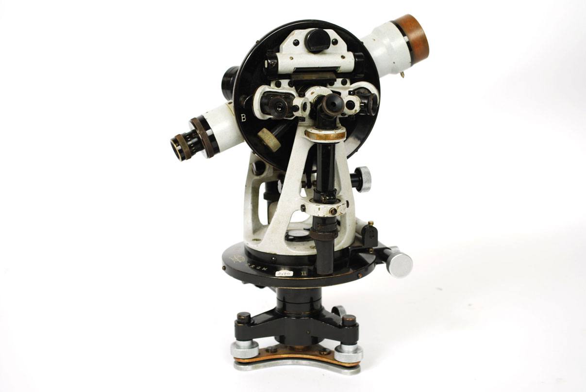 Antique measuring instruments/5340-Theodolite Carl Zeiss