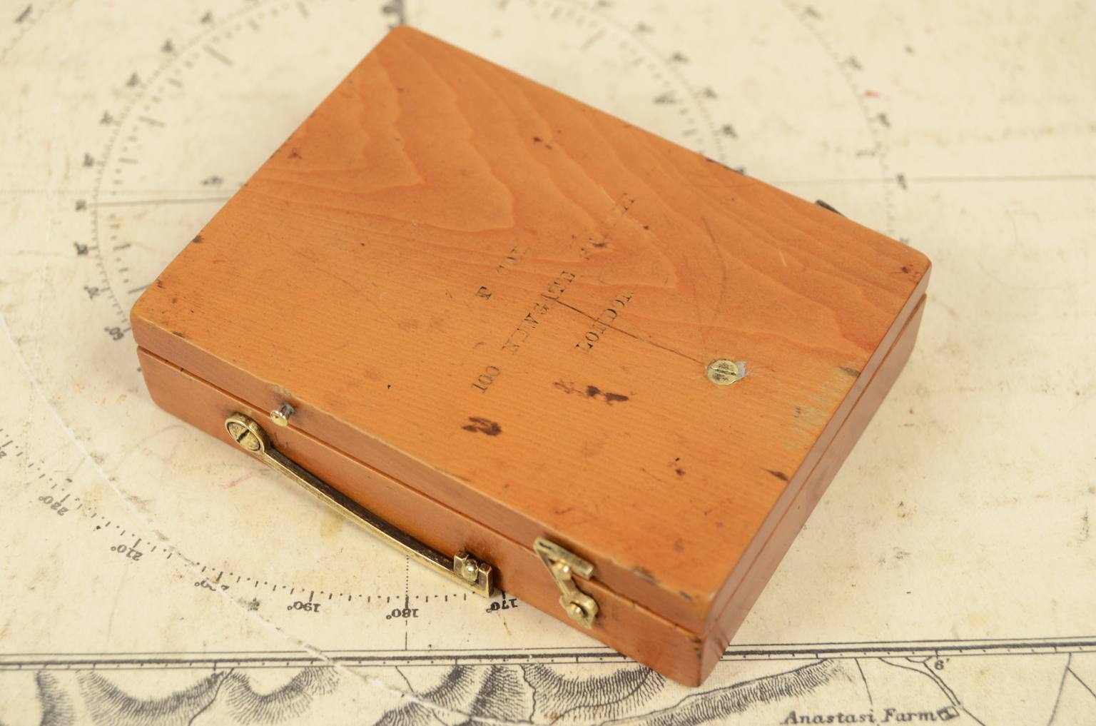 Antique compasses/5495-Antique sundial