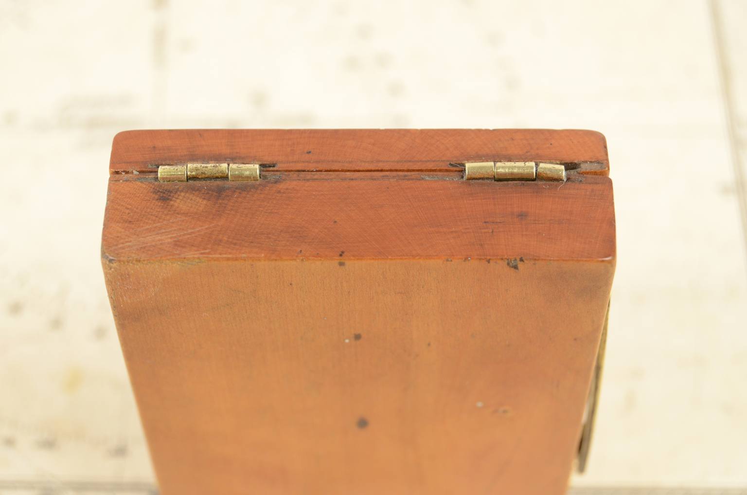 Antique compasses/5495-Antique sundial