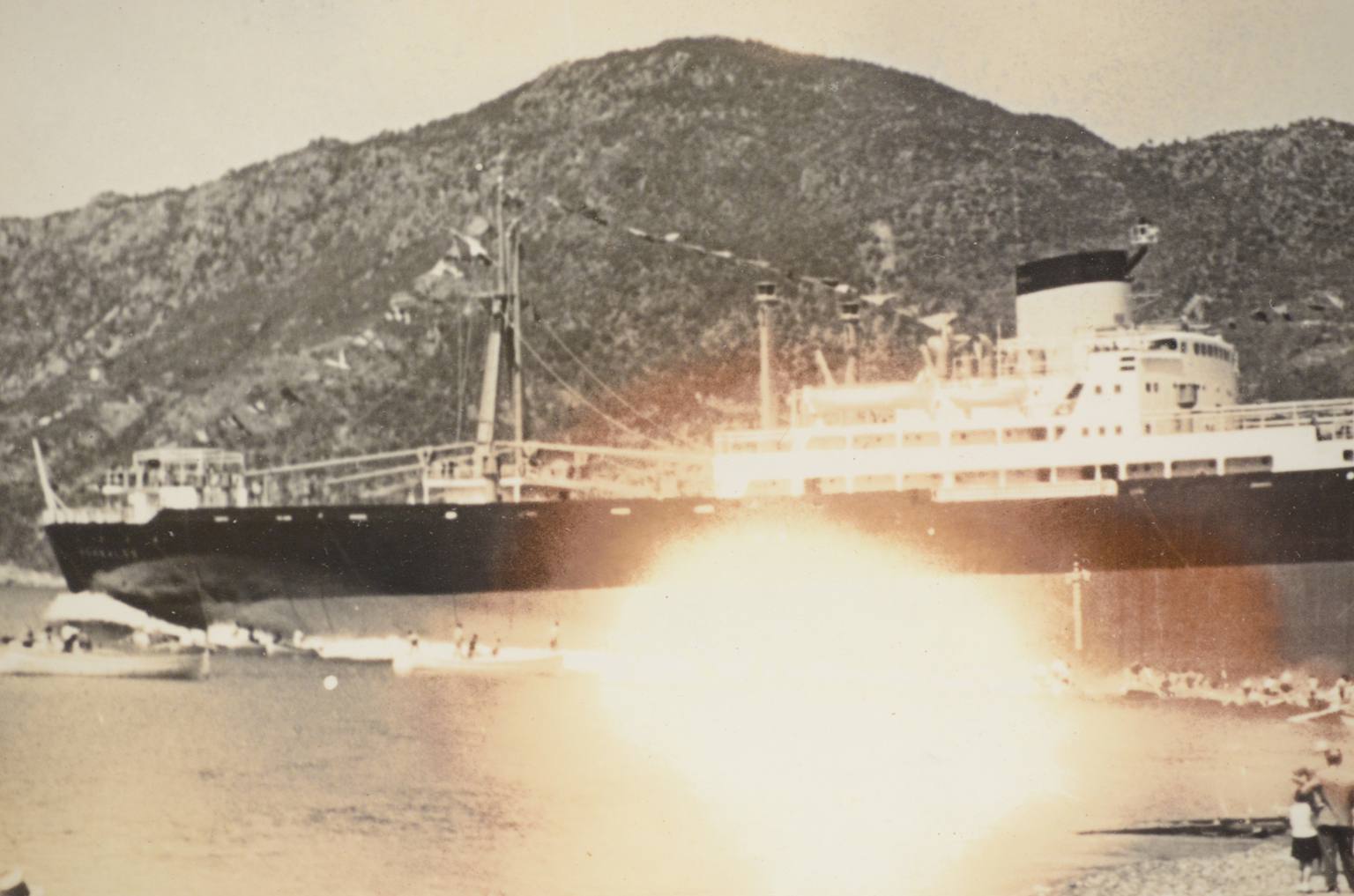 Antiquariato nautico/5499-Navi Riva Trigoso