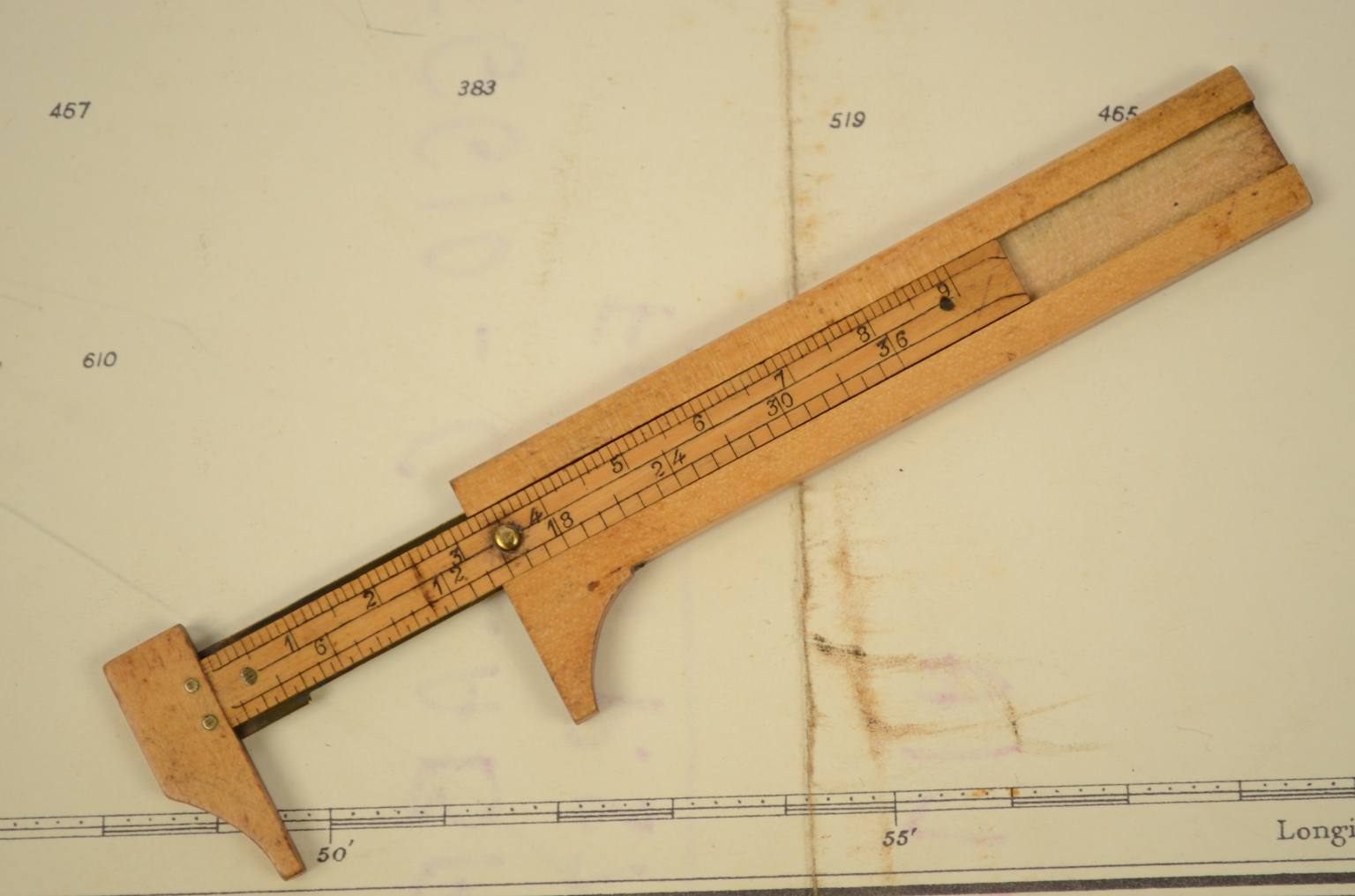 Nautical antiques/5511-Compasses nautical charts
