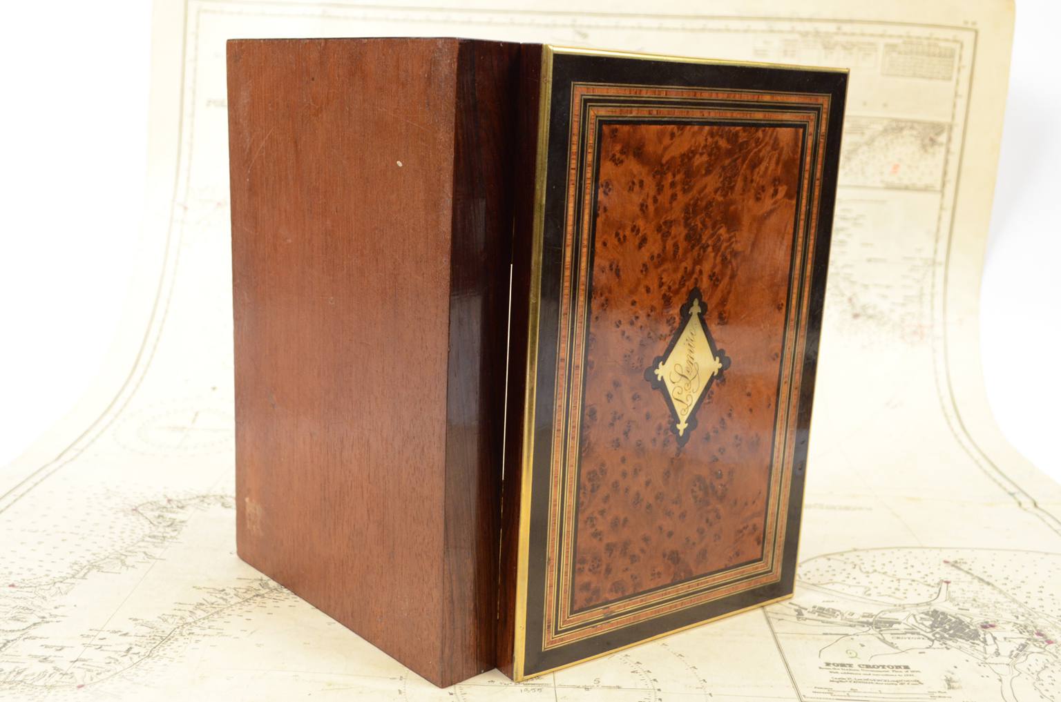 Nautical antiques/5511-Compasses nautical charts