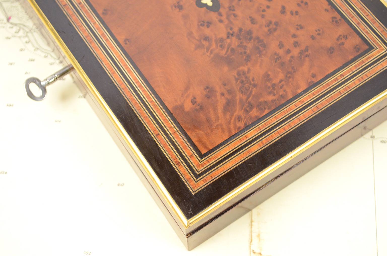 Nautical antiques/5511-Compasses nautical charts