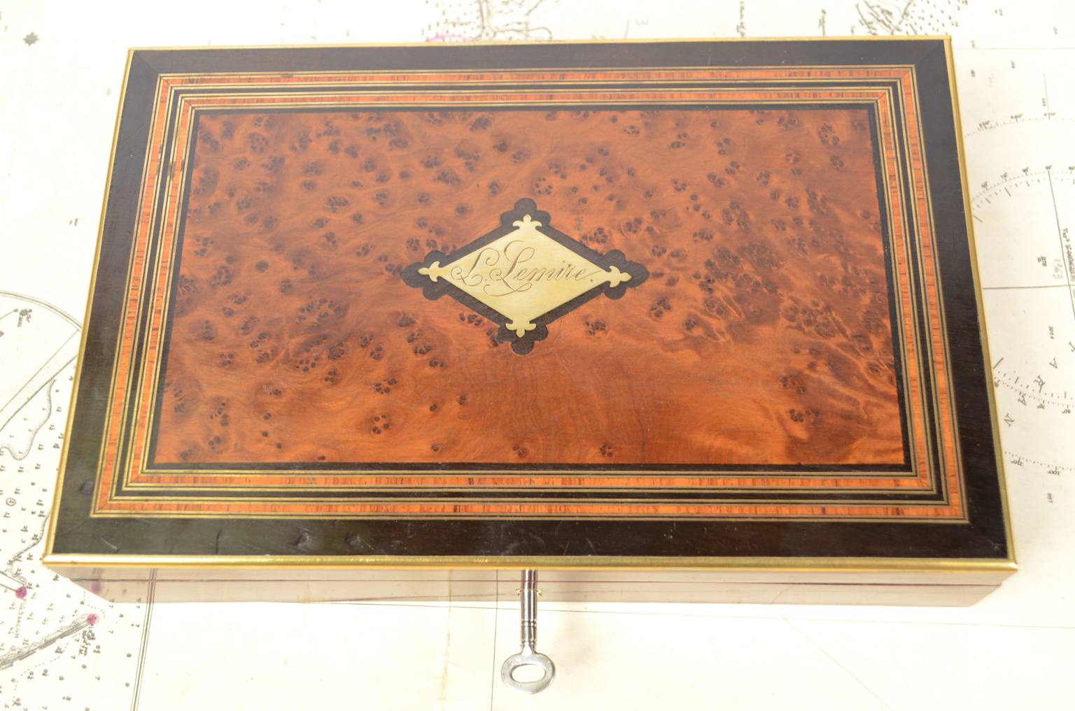 Nautical antiques/5511-Compasses nautical charts