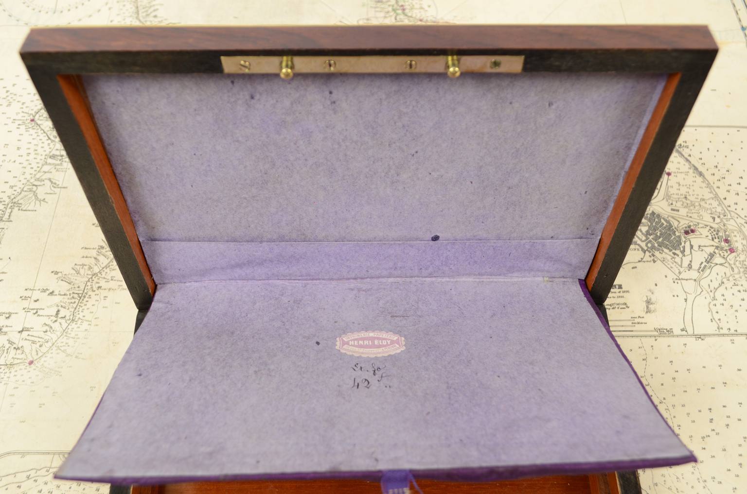 Nautical antiques/5511-Compasses nautical charts