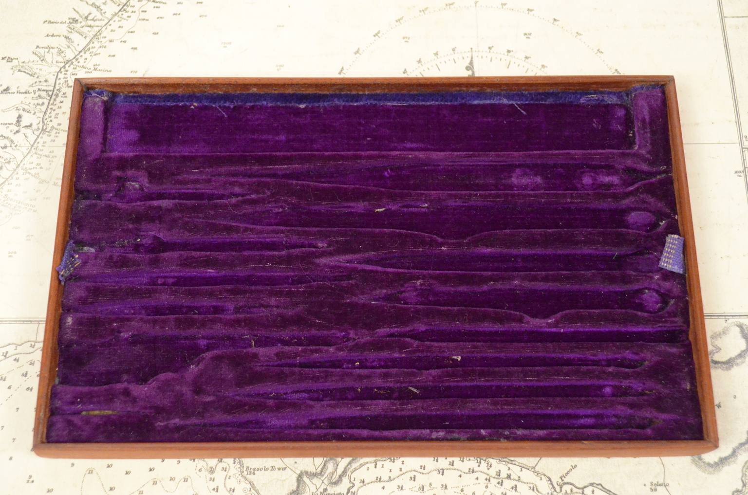 Nautical antiques/5511-Compasses nautical charts