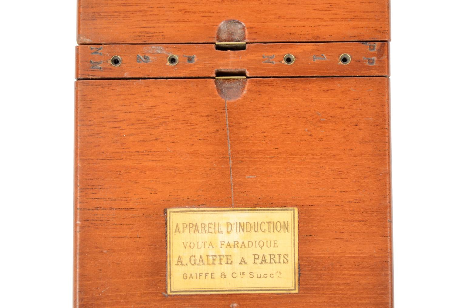 Old medical instruments/5515-Electromedical device