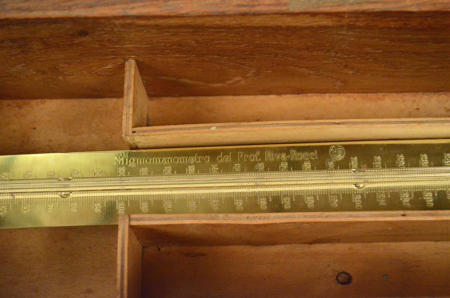 Old medical instruments/5649-Rocci sphygmomanometer