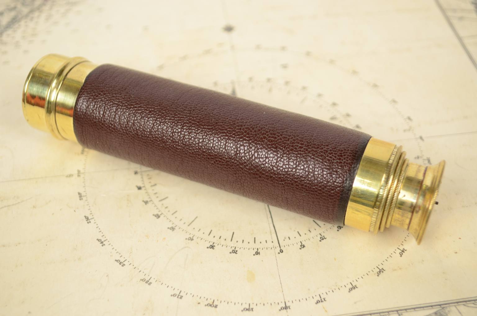 Nautical antiques/5751-Antique telescope