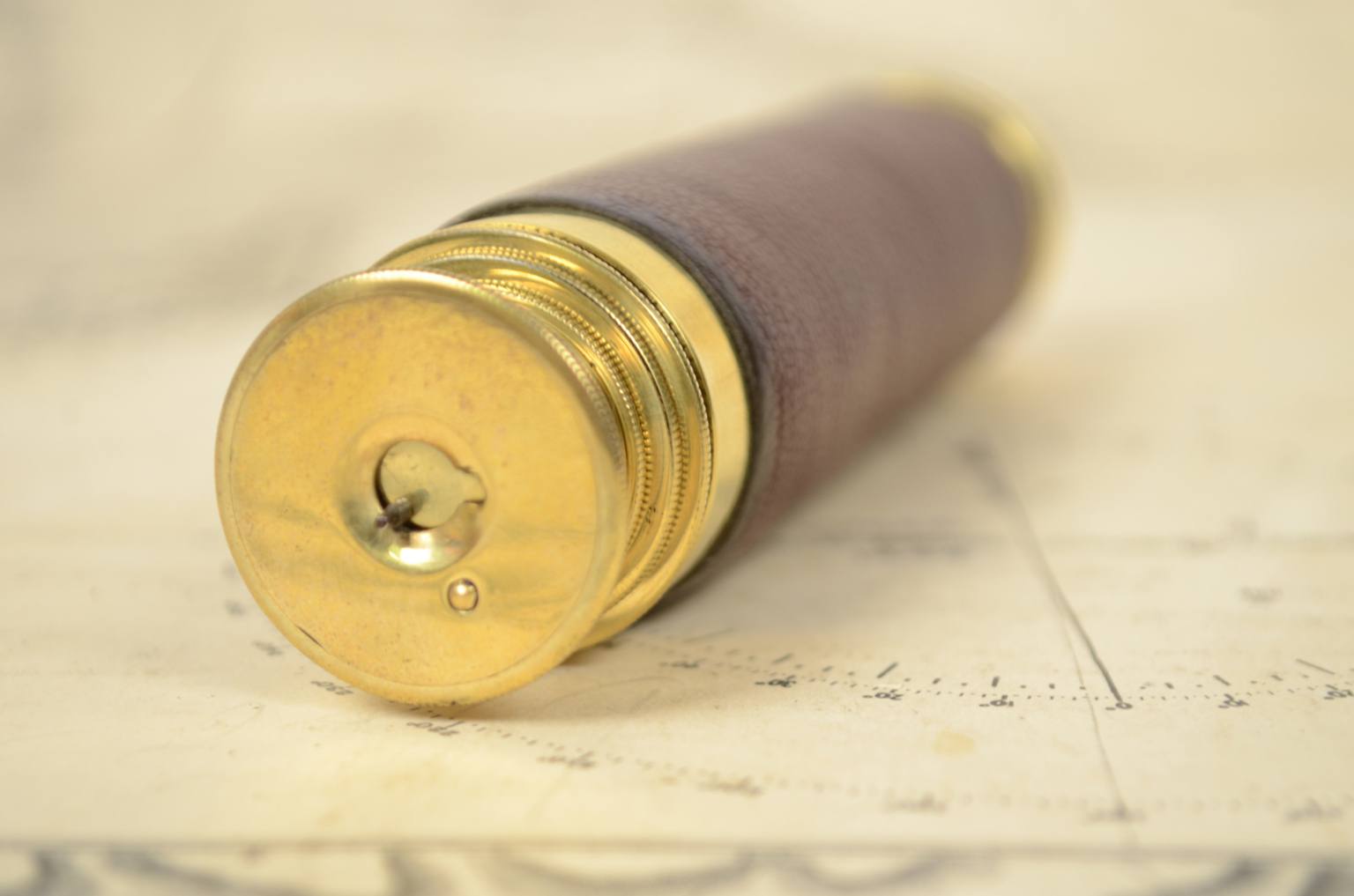 Nautical antiques/5751-Antique telescope