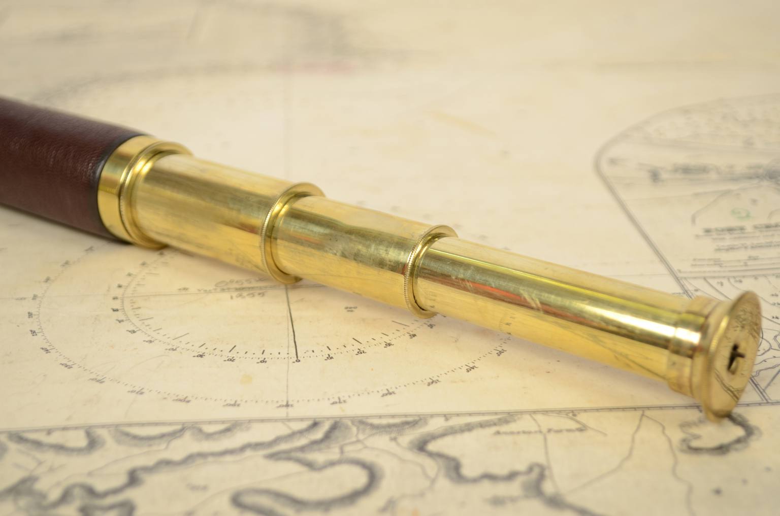 Nautical antiques/5751-Antique telescope