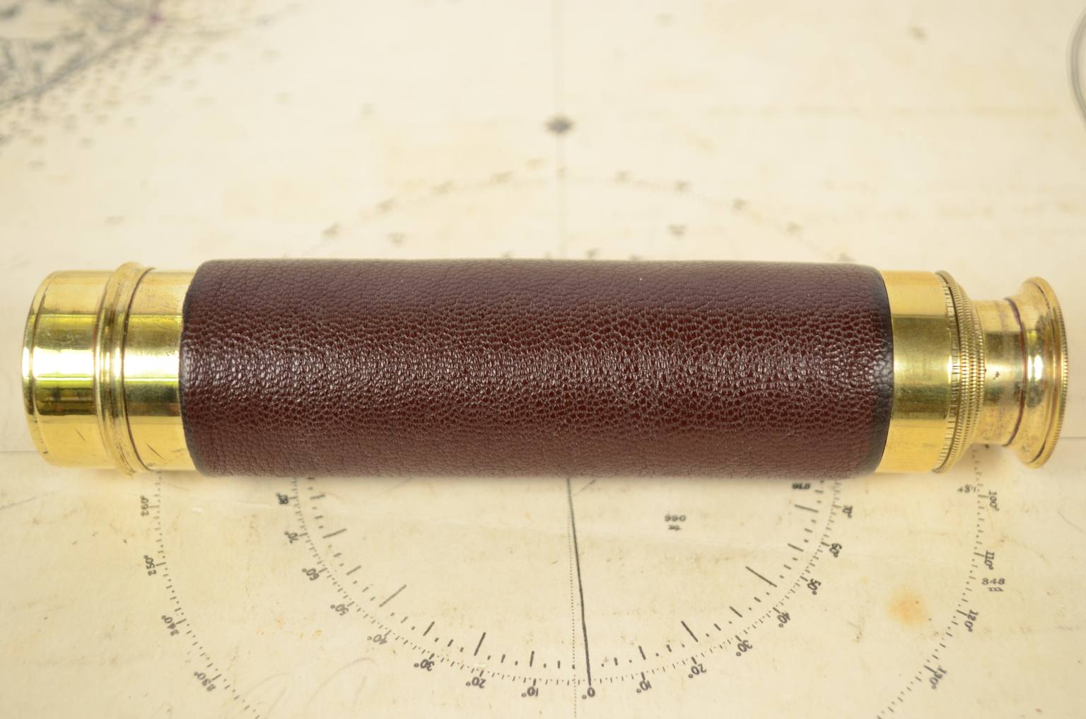 Nautical antiques/5751-Antique telescope