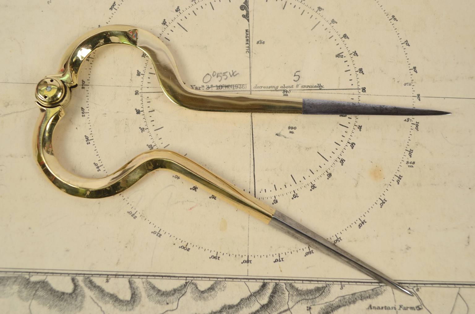 Nautical antiques/5775-Marine compass