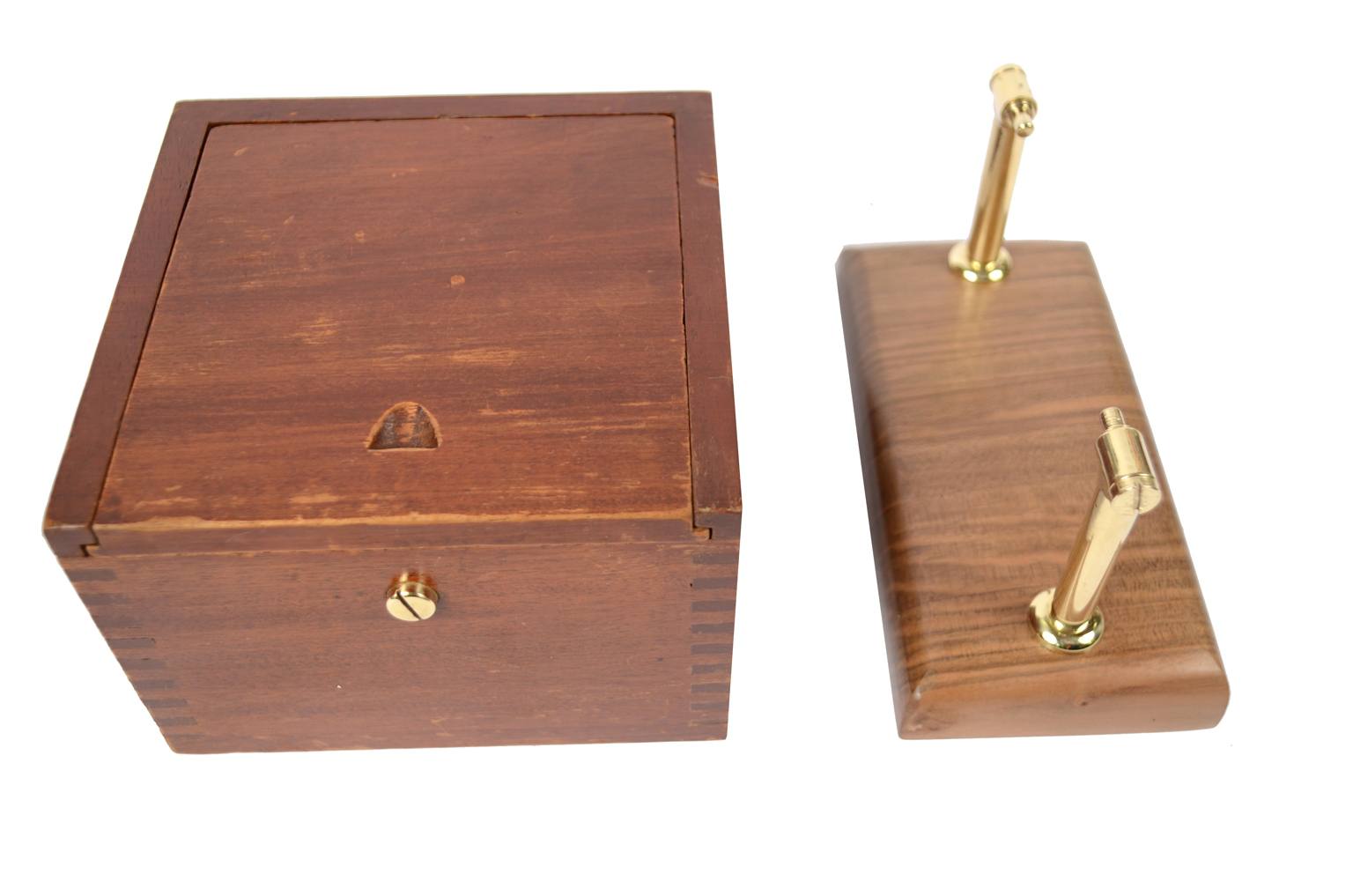 Antique compasses/5823A-American compass 1900