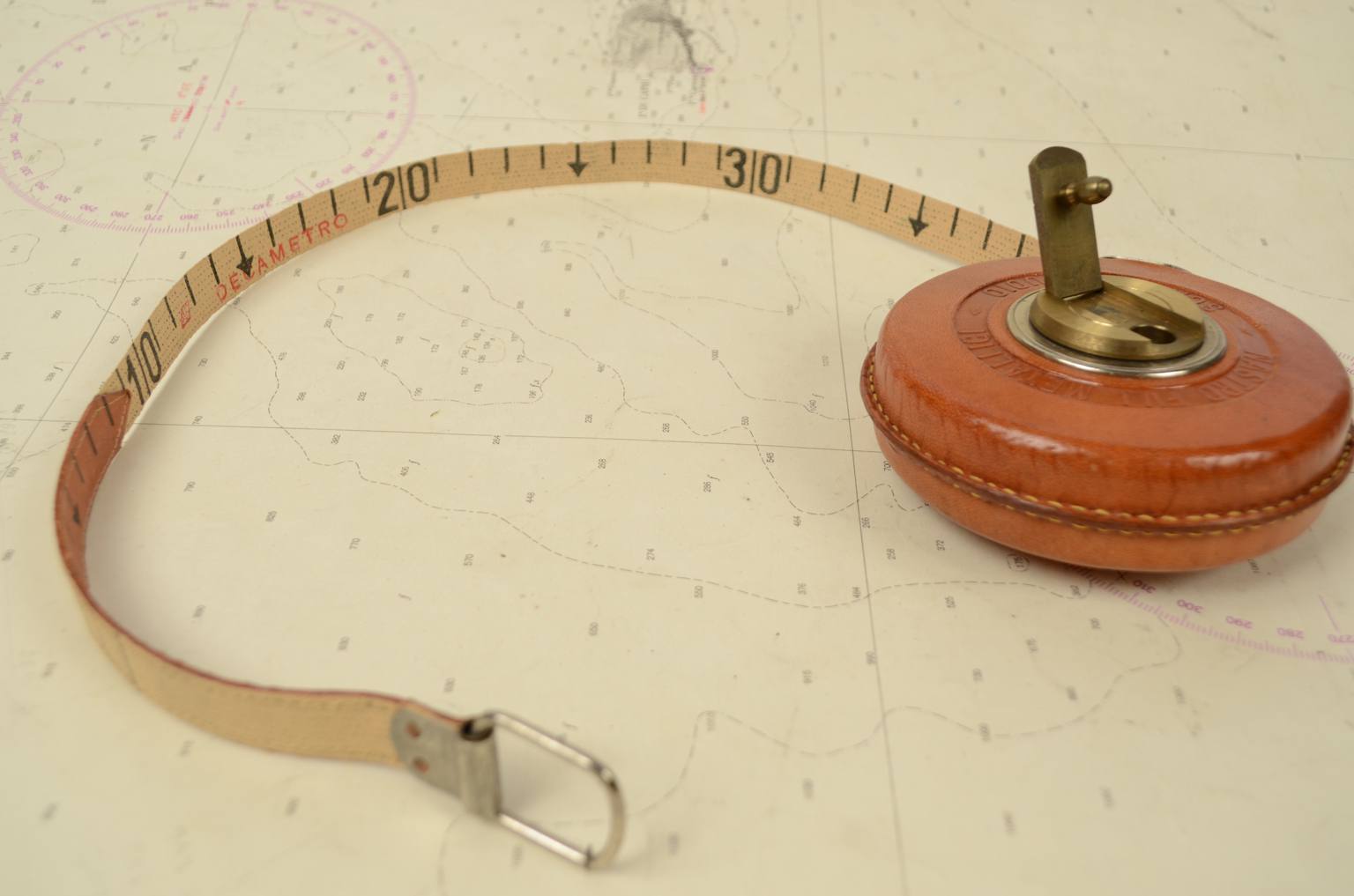 Antique measuring instruments/5826a-Metric tape wheel