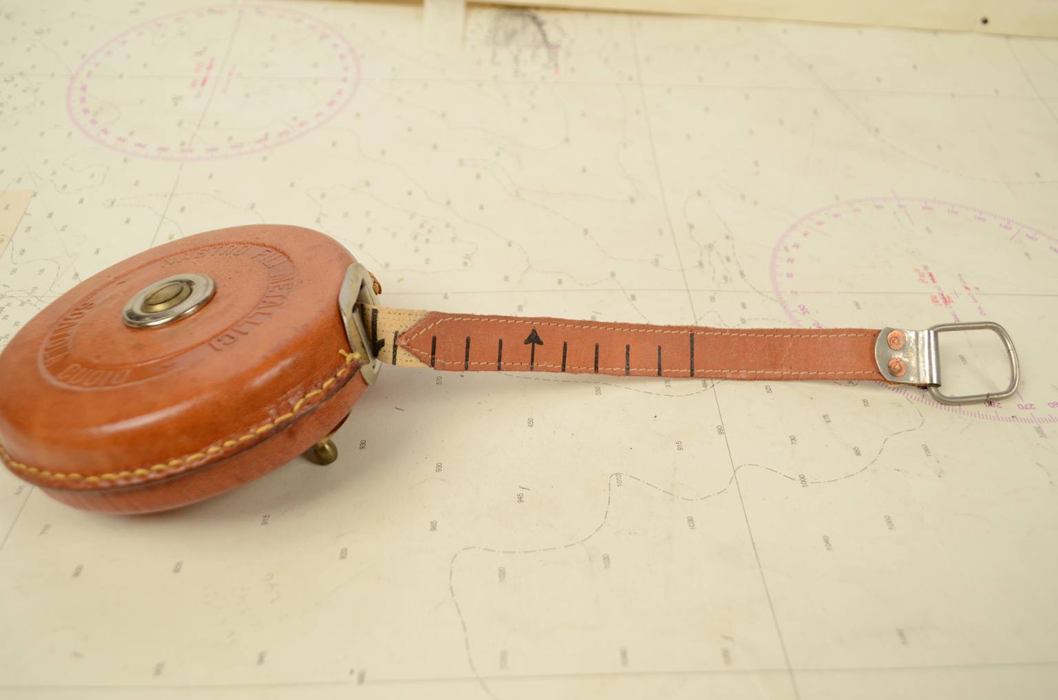 Antique measuring instruments/5826a-Metric tape wheel