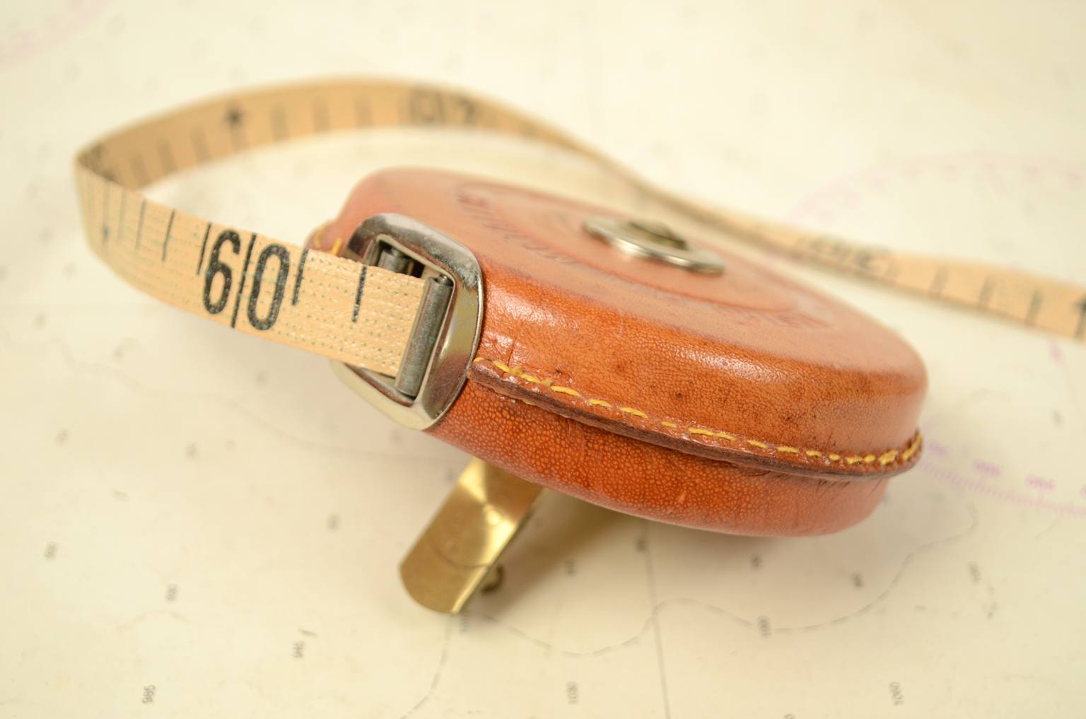 Antique measuring instruments/5826a-Metric tape wheel