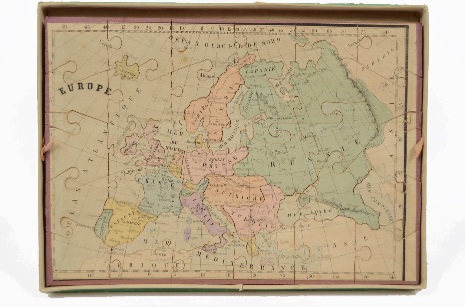 Antique globes-world maps/6337-World map puzzle