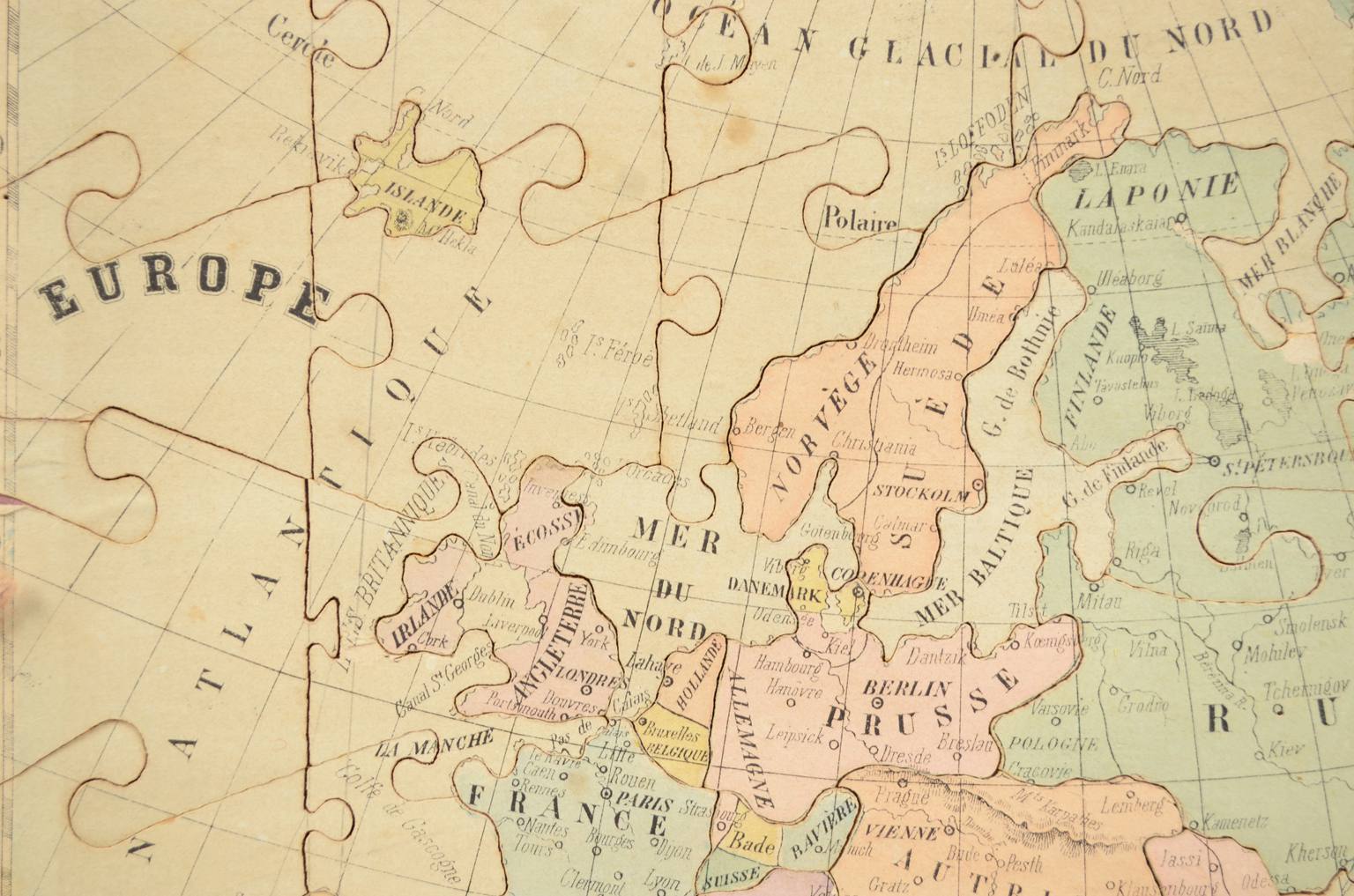 Antique globes-world maps/6337-World map puzzle