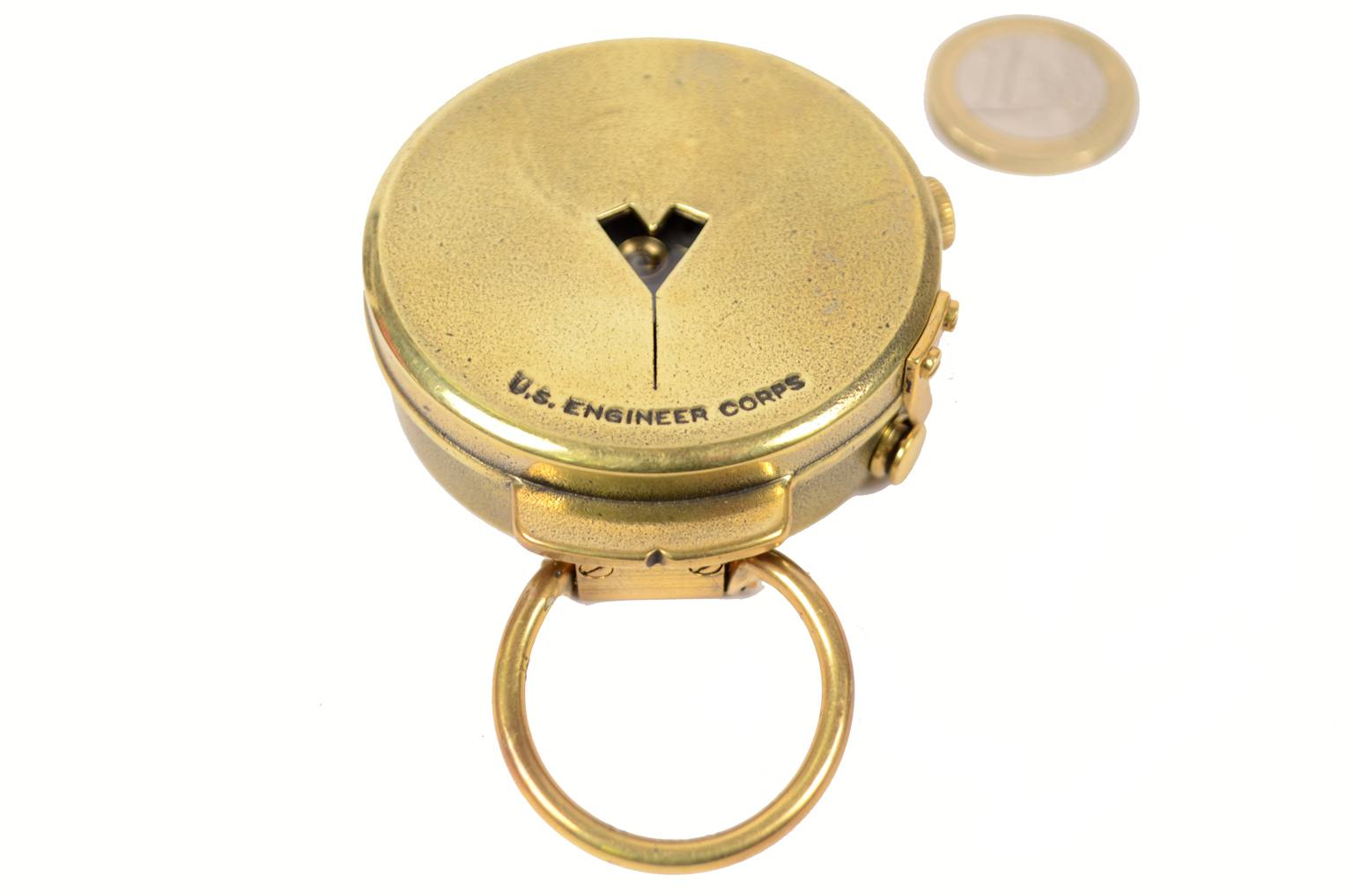 Antique compasses/5980-Old magnetic compass