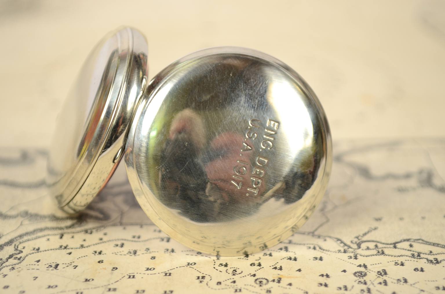 Antique compasses/6077-Antique pocket compass