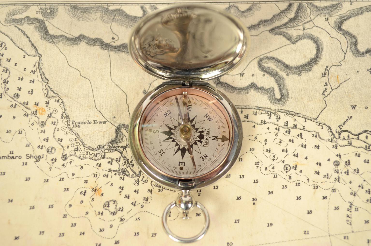 Antique compasses/6077-Antique pocket compass