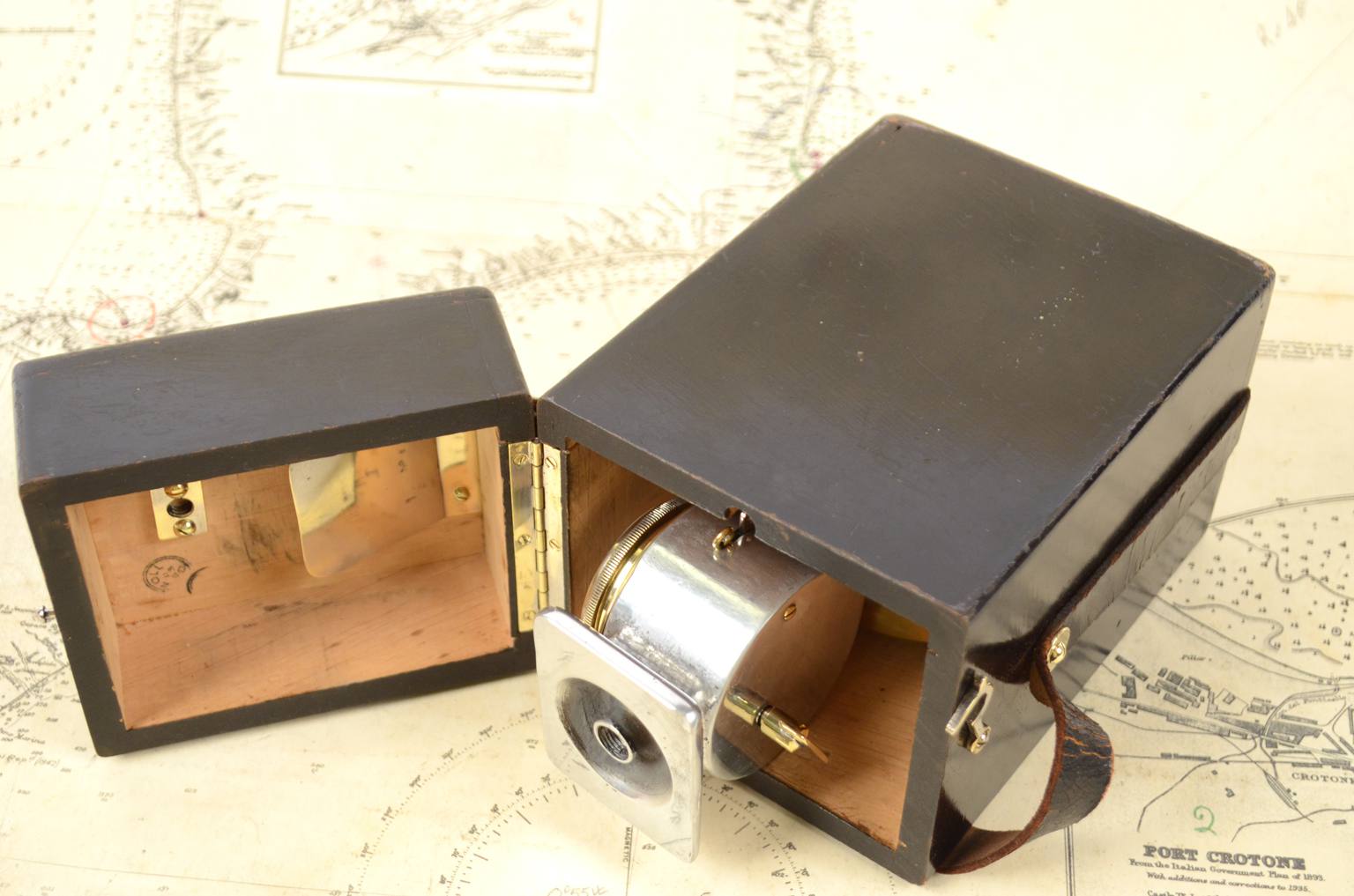 Antique measuring instruments/61056-Antique anemometer