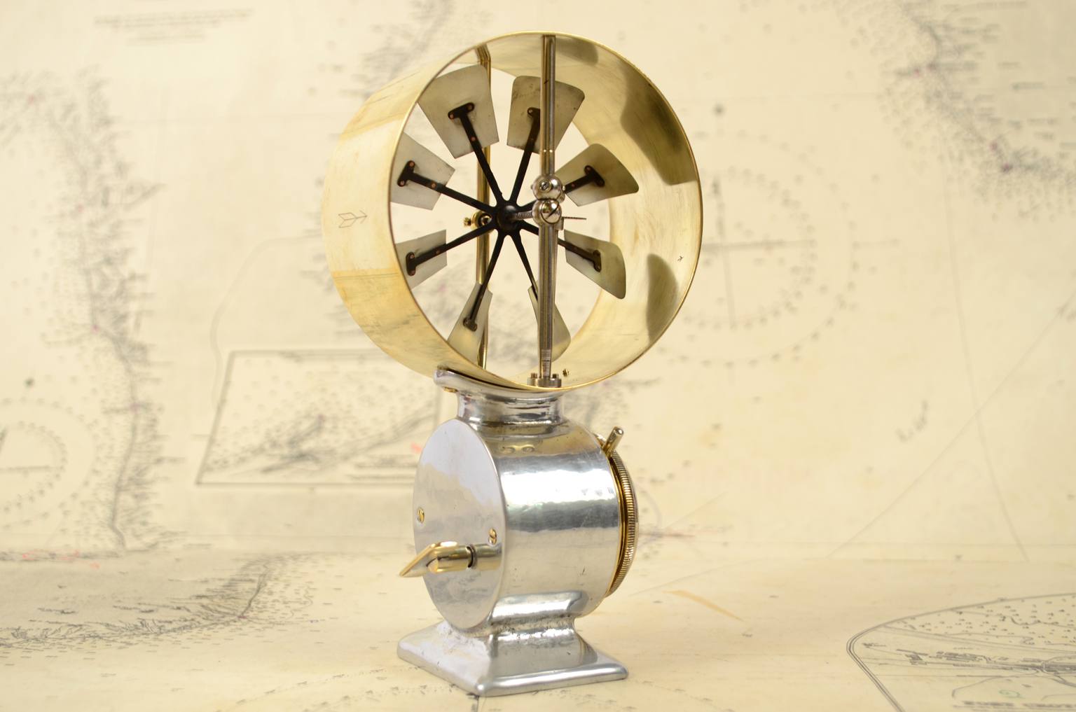 Antique measuring instruments/61056-Antique anemometer