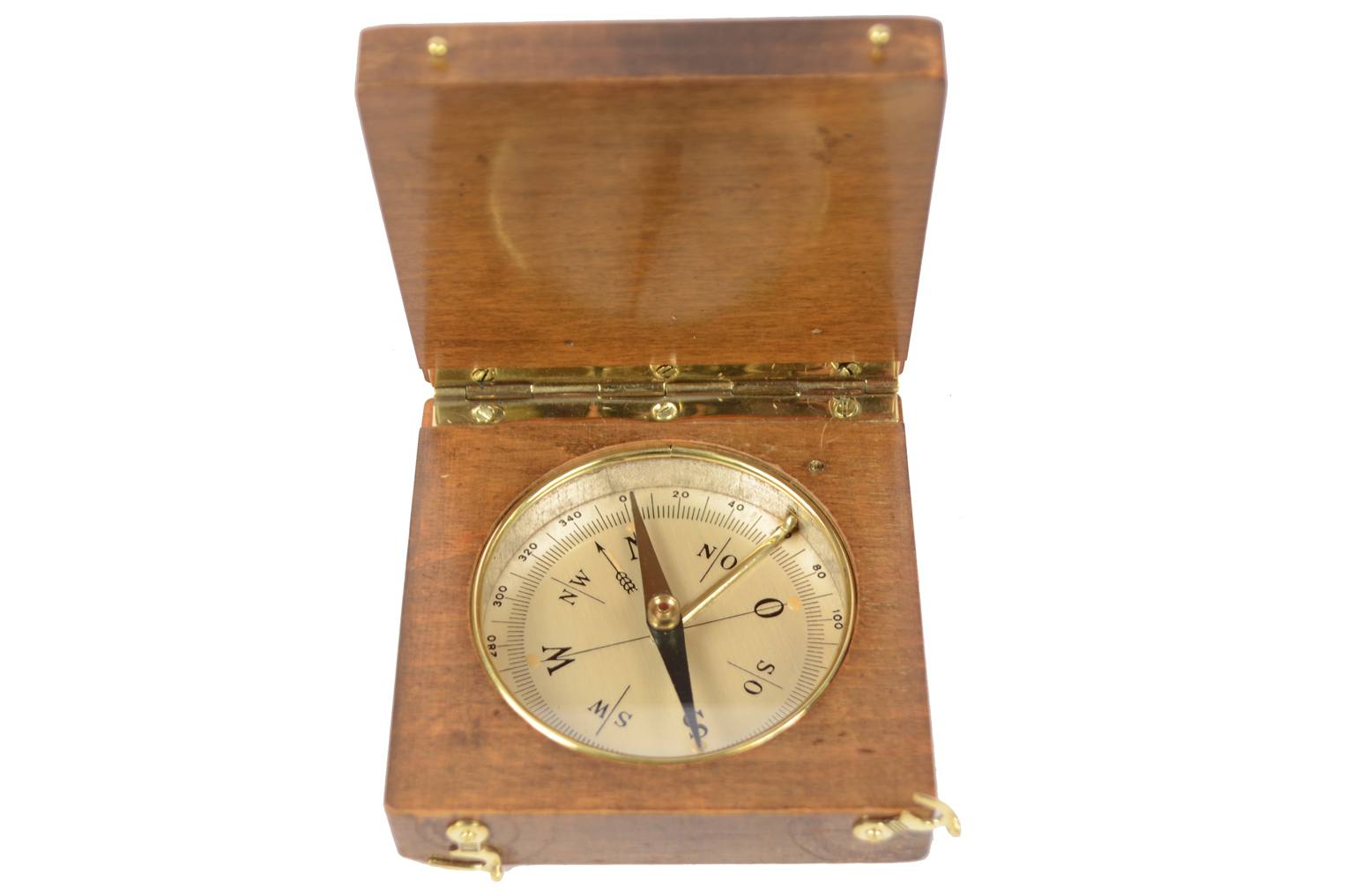 Antik / / Antique compasses / 6116 Vintage compass