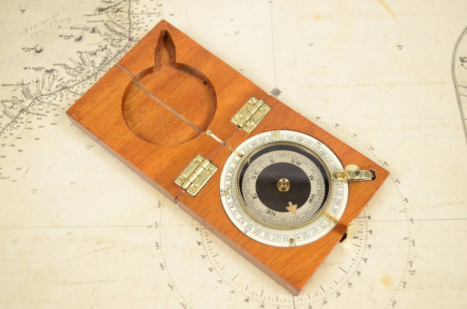 Antique compasses/6193-British compass