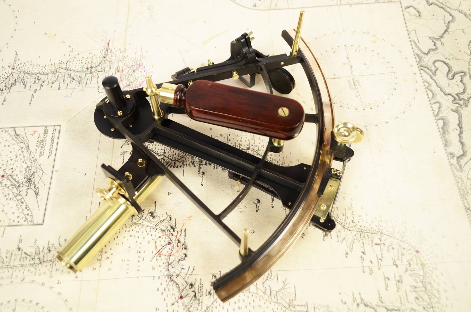 Nautical antiques/6309-Antique sextant